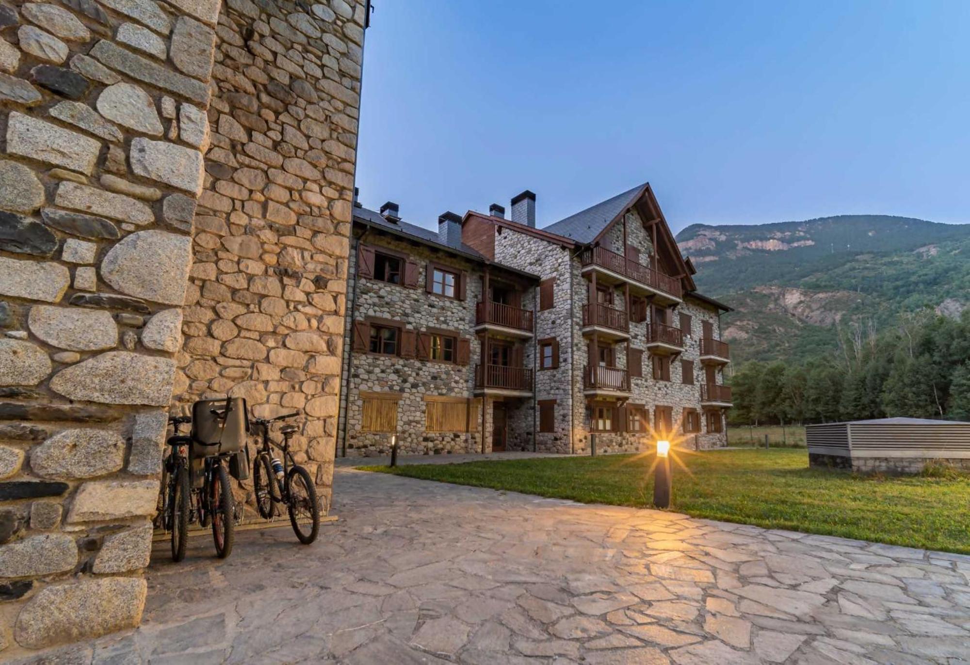 Appartamento Loira Casa Sanchines Duplex De Lujo En Benasque Esterno foto
