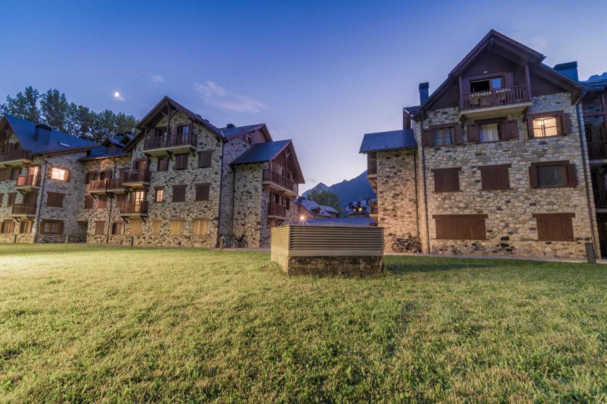 Appartamento Loira Casa Sanchines Duplex De Lujo En Benasque Esterno foto
