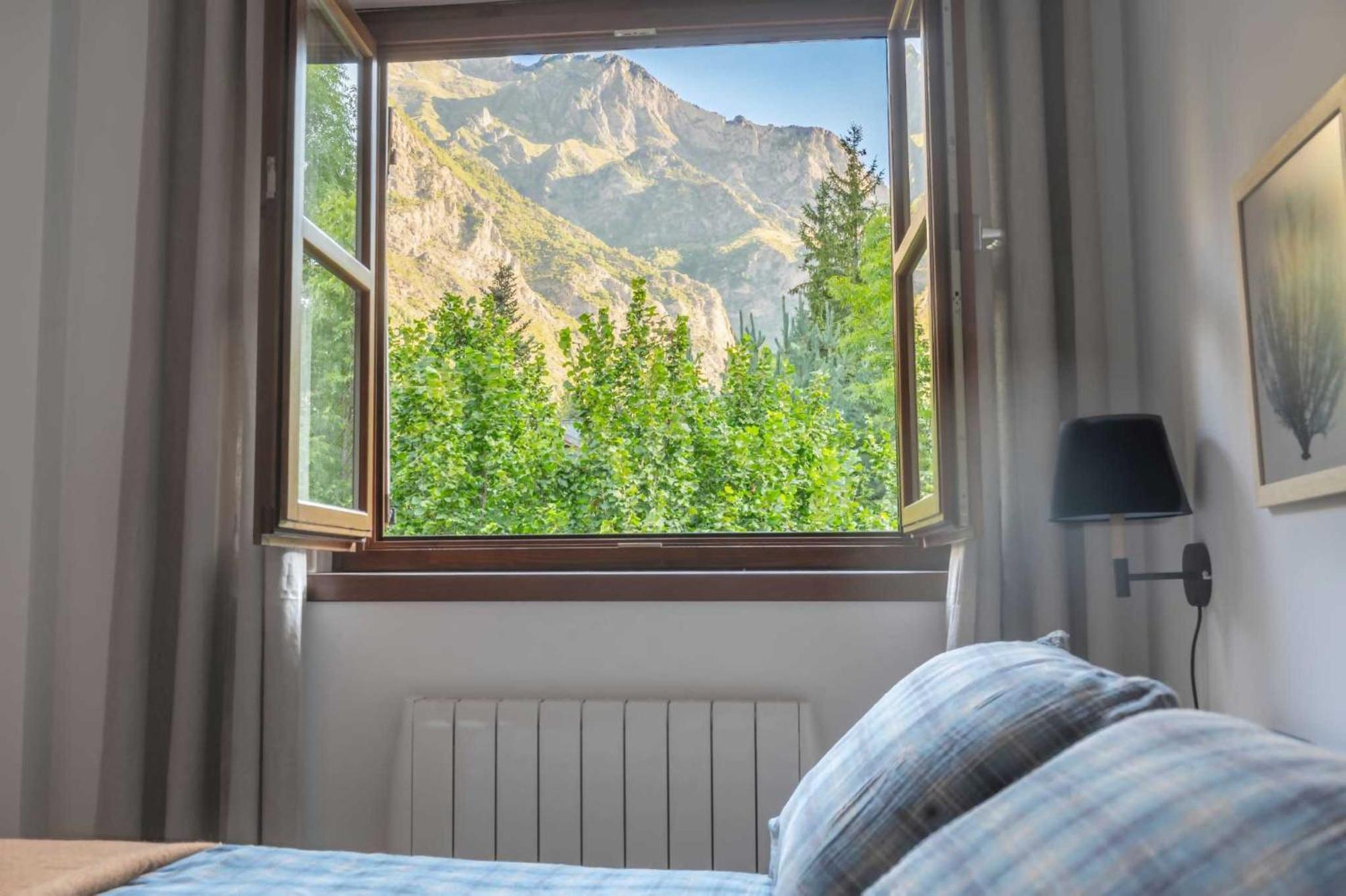 Appartamento Loira Casa Sanchines Duplex De Lujo En Benasque Esterno foto