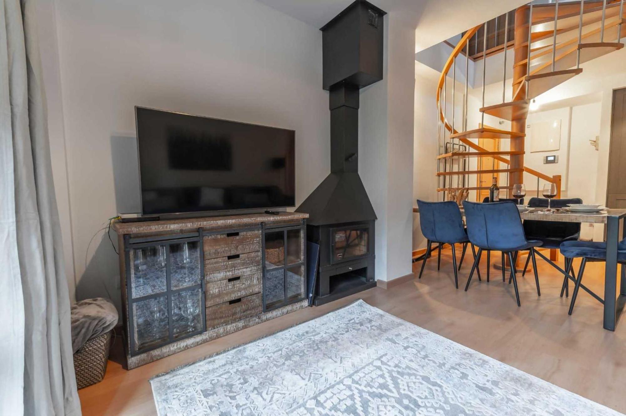 Appartamento Loira Casa Sanchines Duplex De Lujo En Benasque Esterno foto